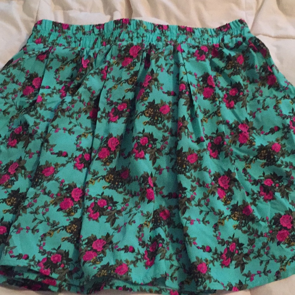 Super cute floral skirt